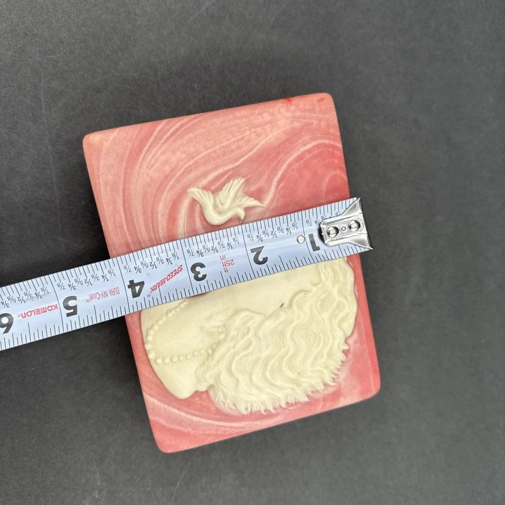 Handcrafted lady box incolay